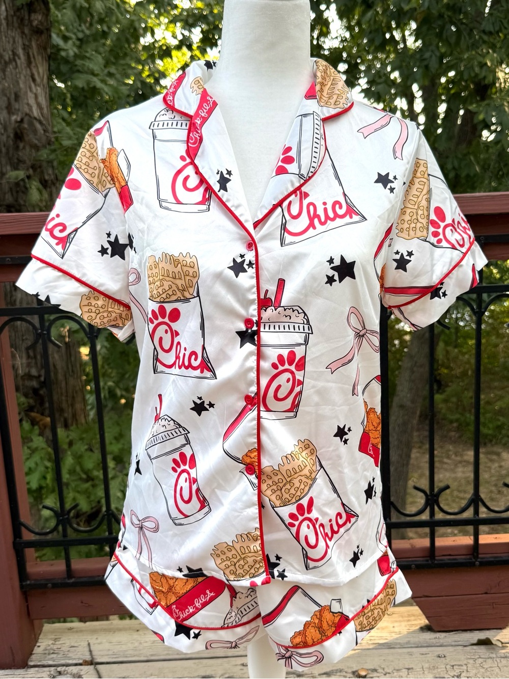 Chick-Fil-A women’s XS 2 pc pajama set s/s shorts sleepwear